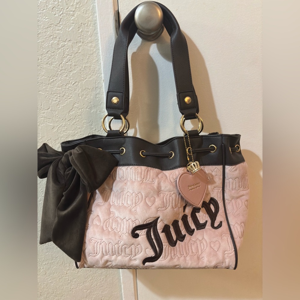 SOLD Juicy Couture Daydreamer